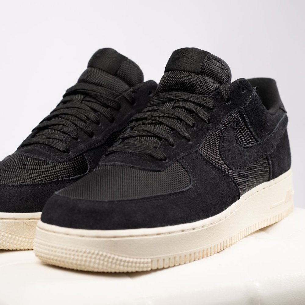 Like new! Suede Air Force Ones